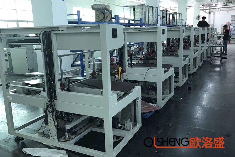 熱收縮包裝機(jī)車(chē)間