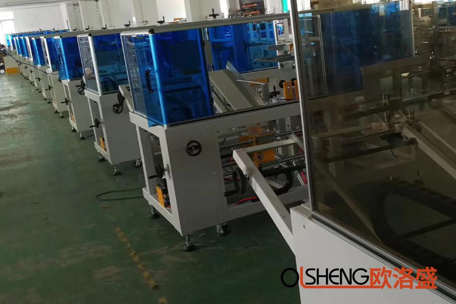 開(kāi)箱機(jī)車(chē)間