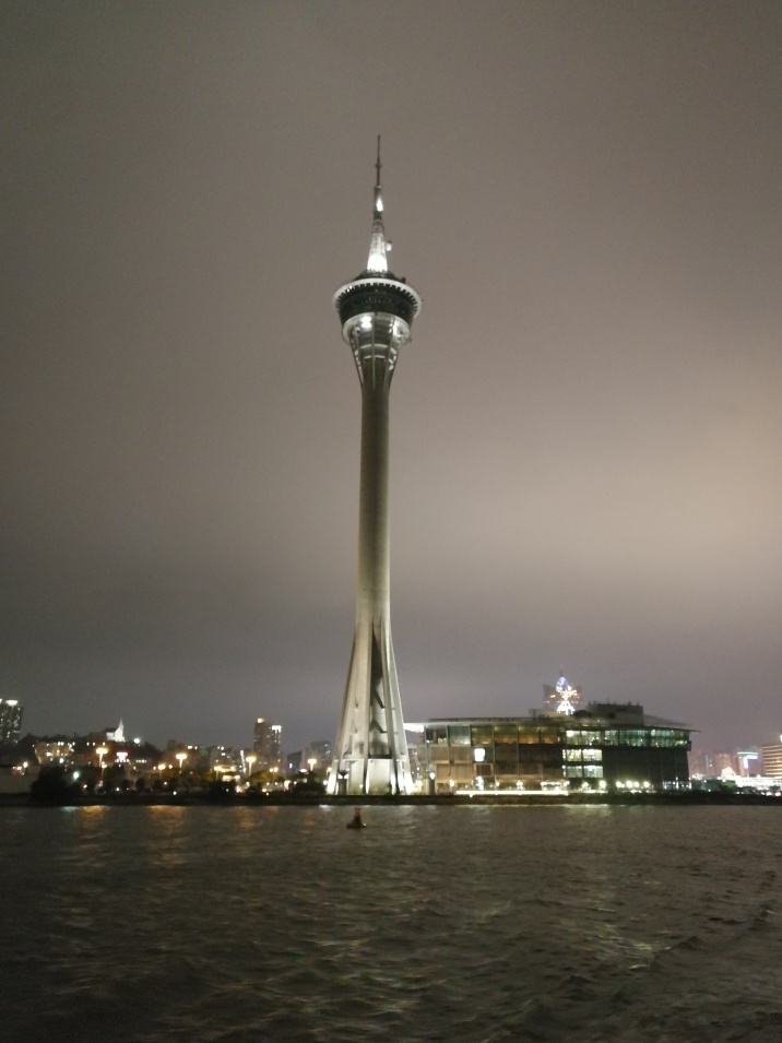 與會展館隔海相望的澳門